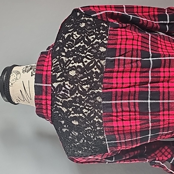 SEXY LACE BACK RED/BLACK FLANNEL SIZE MEDIUM - Picture 3 of 7